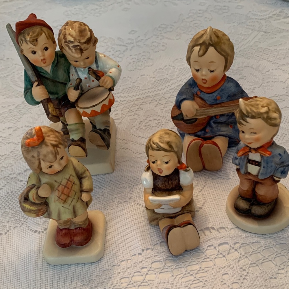 Goebel Vintage lot of 5 figurines Volunteers Scamp Joyful Mint condition